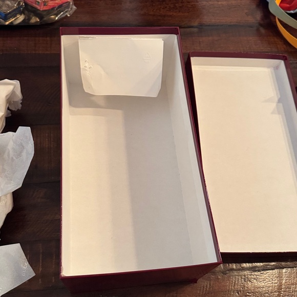 Authentic Gucci Large Glossy Red Gift Box Packaging With Cards Luxury Storage - Picture 4 of 16